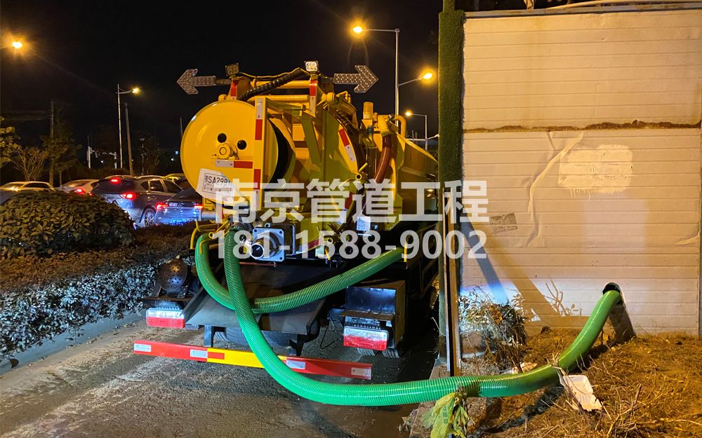 266泰山路临时工地抽粪