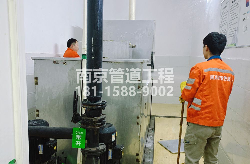 302泰山路隔油设备清洗